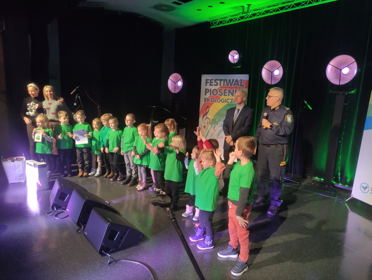 wreczenie głównej nagrody w kategorii zespół